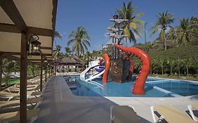 Hotel Vista Playa de Oro en Manzanillo